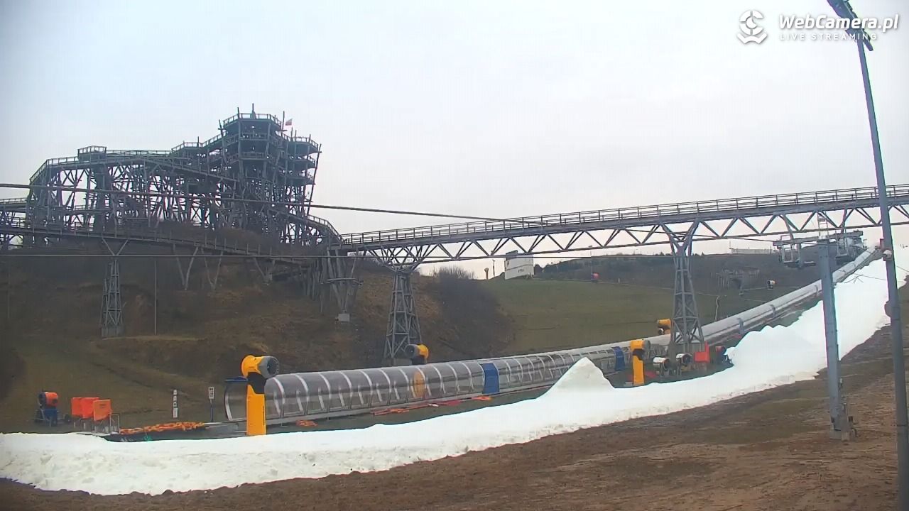 Kurza Góra - widok na stok i wieżę - 15 grudzień 2025, 09:38