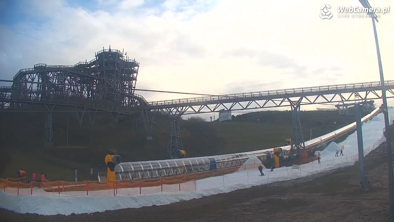 Kurza Góra - widok na stok i wieżę - 14 grudzień 2025, 09:46