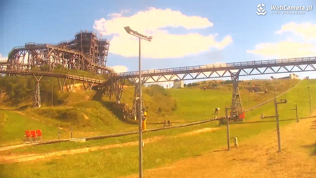 Kurza Góra - widok na stok i wieżę - 21 sierpień 2025, 13:08