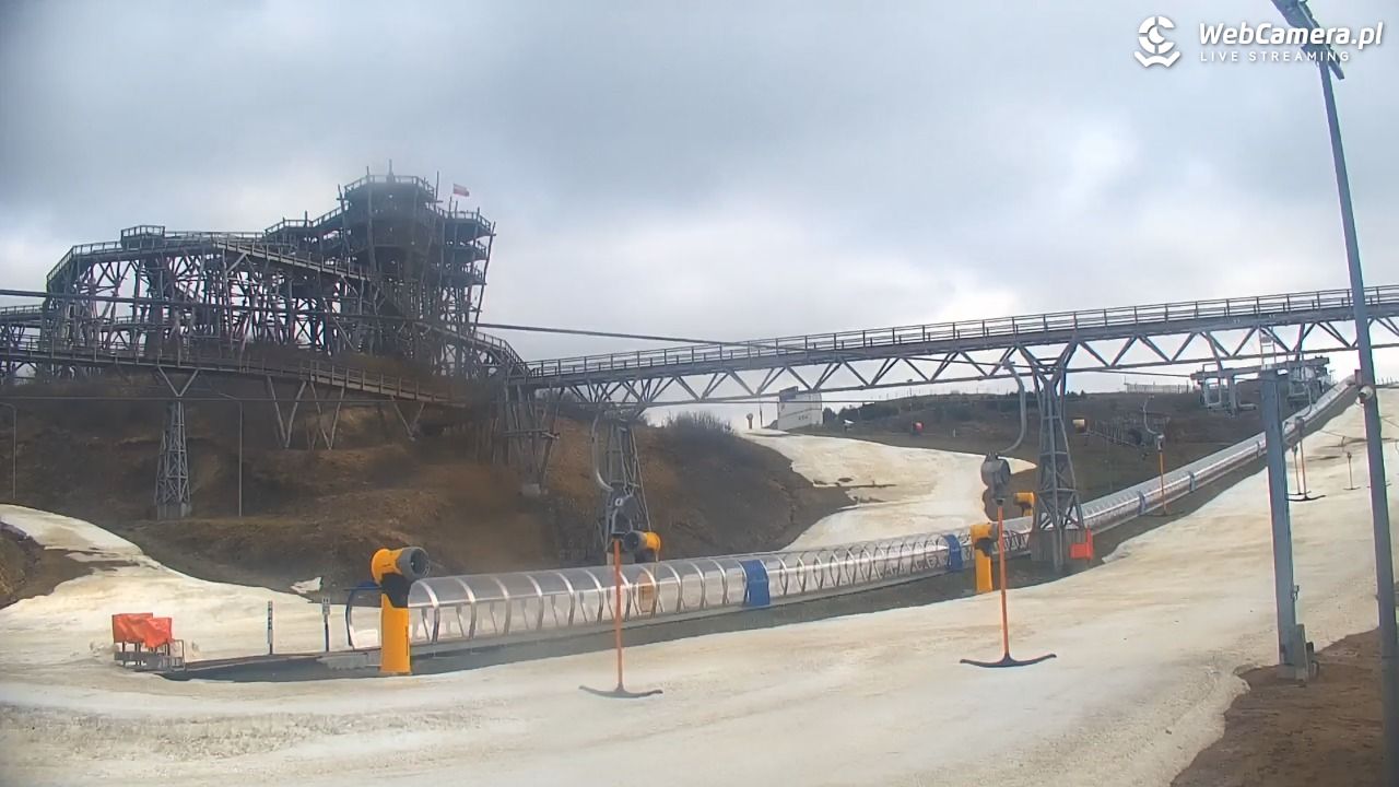 Kurza Góra - widok na stok i wieżę - 20 marzec 2026, 12:49