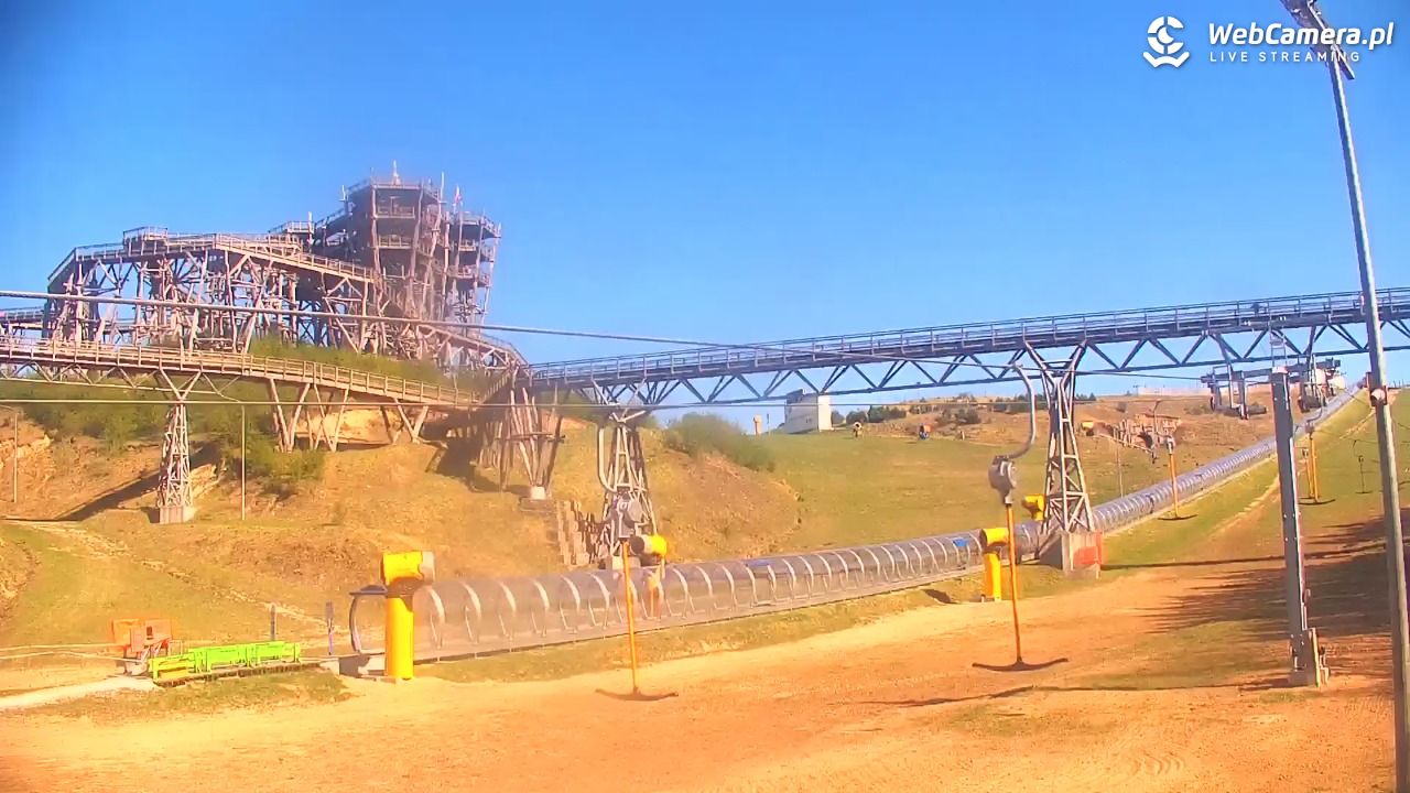 Kurza Góra - widok na stok i wieżę - 01 maj 2026, 15:34