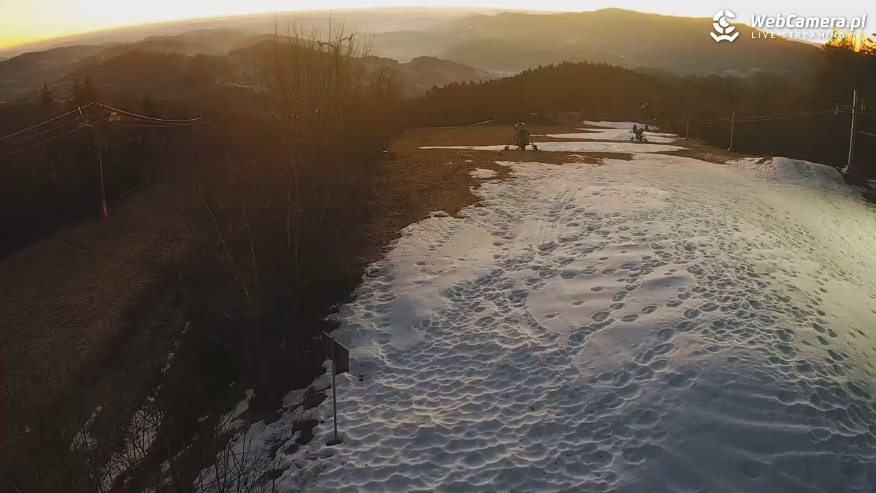 Laskowa-ski - górna stacja - 16 grudzień 2025, 06:54