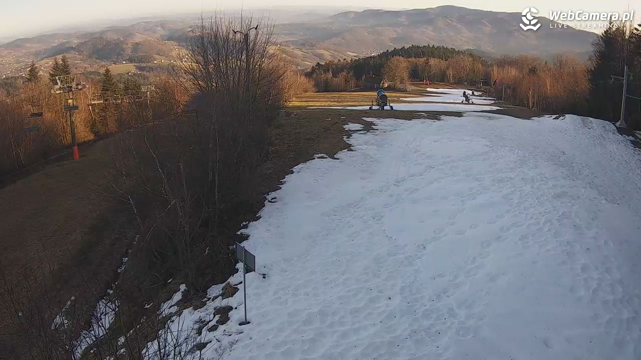 Laskowa-ski - górna stacja - 15 grudzień 2025, 13:46