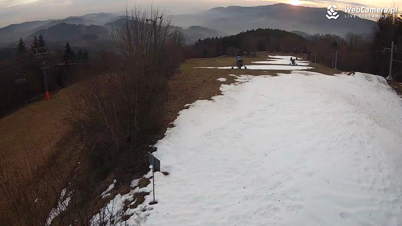 Laskowa-ski - górna stacja - 18 grudzień 2025, 07:43