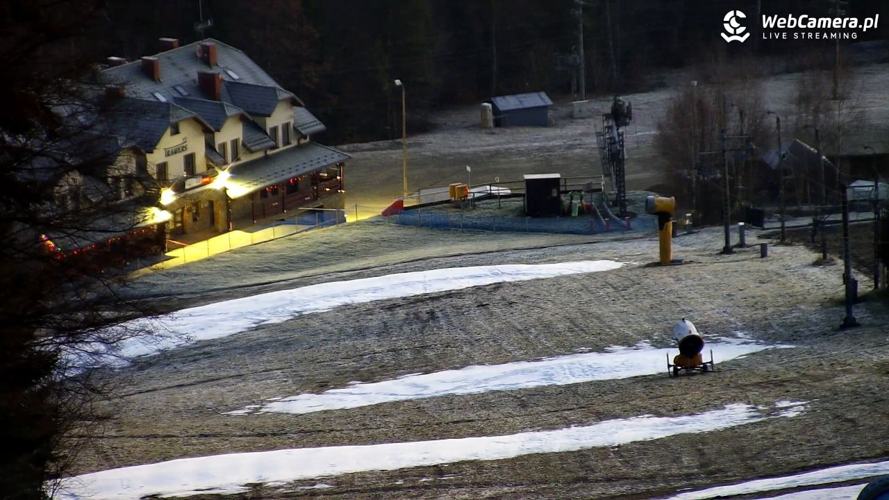 Laskowa-ski - widok na trasy - 16 grudzień 2025, 06:58