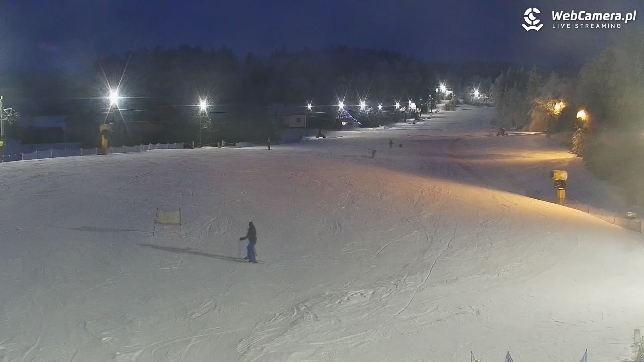 Laskowa-ski - widok z dolnej stacji - 01 luty 2026, 17:09