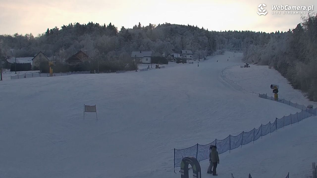 Laskowa-ski - widok z dolnej stacji - 02 luty 2026, 15:35