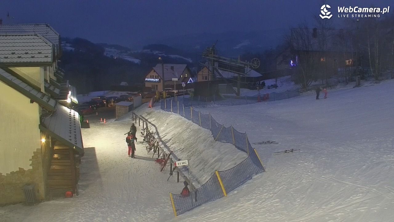 Laskowa-ski - widok z dolnej stacji - 01 luty 2026, 17:01