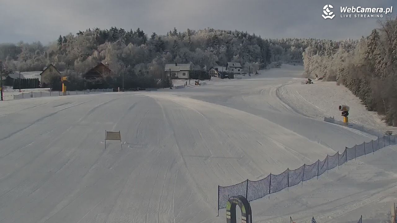Laskowa-ski - widok z dolnej stacji - 02 luty 2026, 08:41