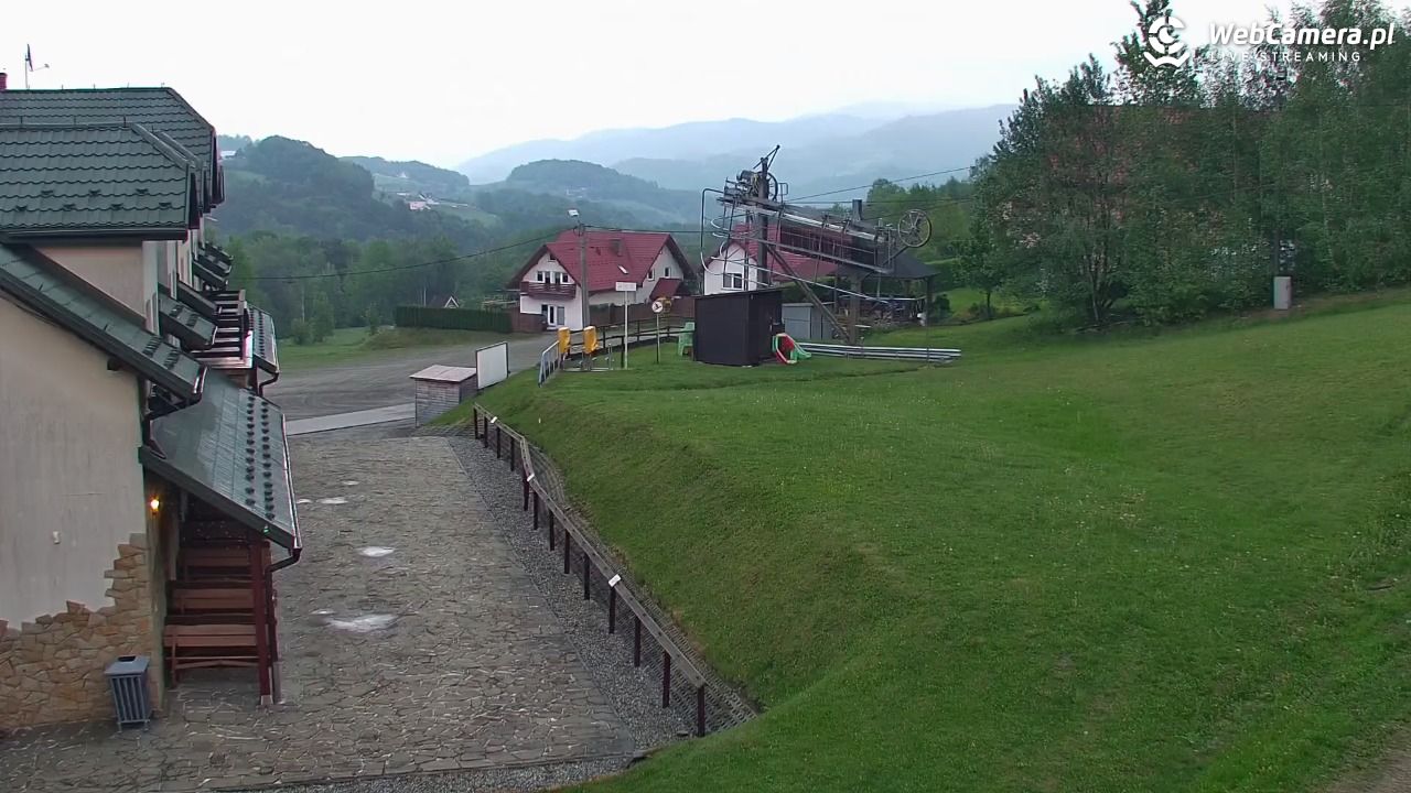 Laskowa-ski - widok z dolnej stacji - 18 maj 2026, 20:04