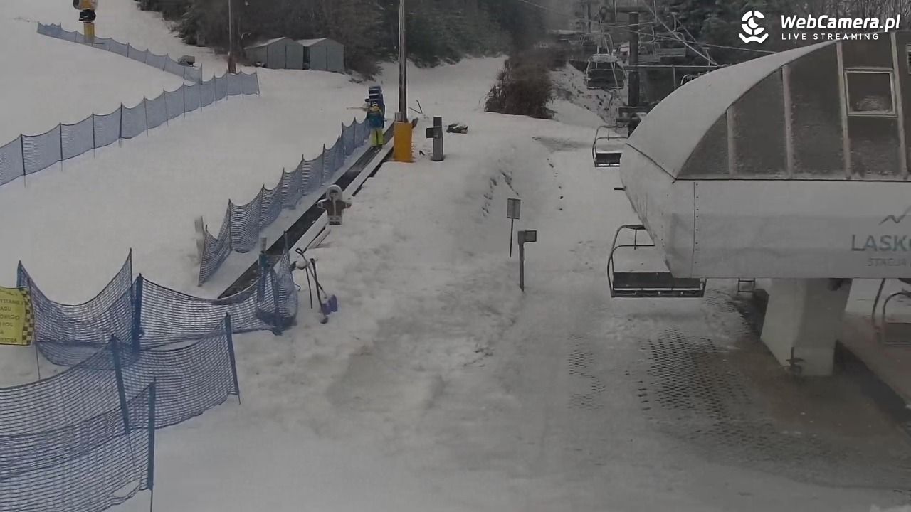 Laskowa-ski - widok z dolnej stacji - 01 luty 2026, 11:23