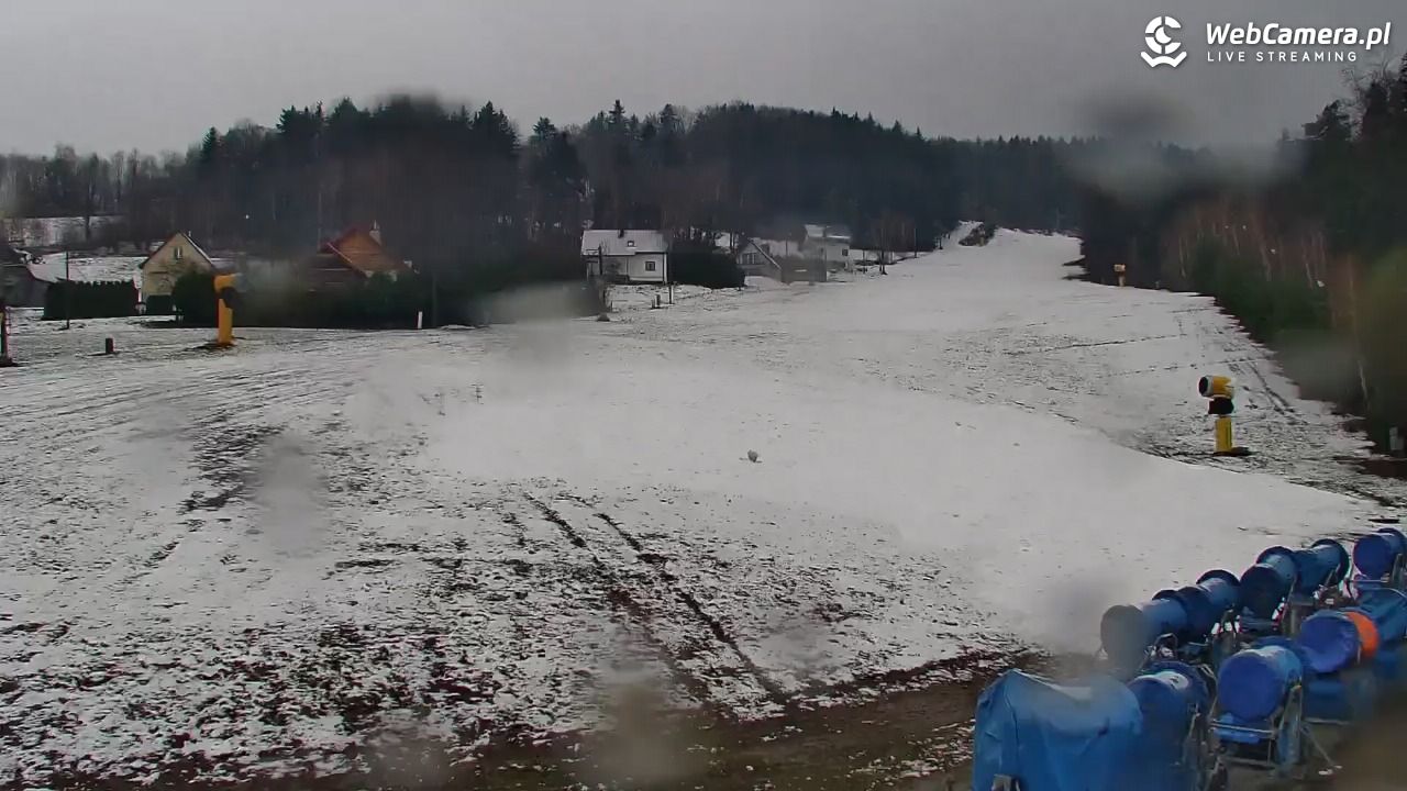 Laskowa-ski - widok z dolnej stacji - 31 marzec 2026, 18:07