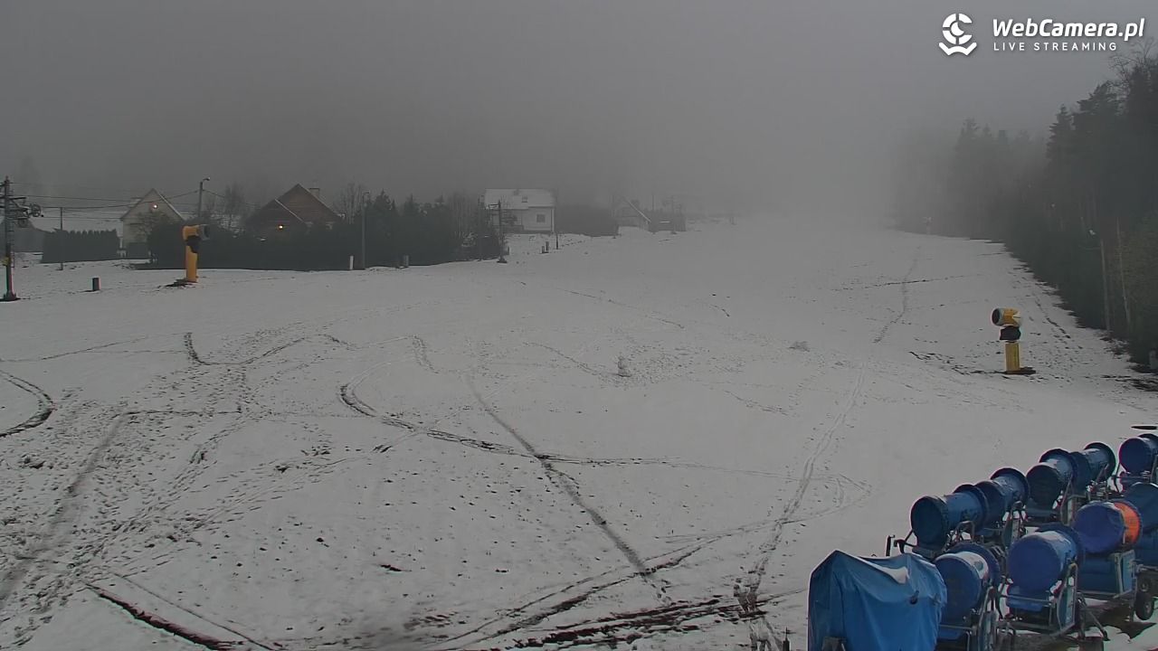 Laskowa-ski - widok z dolnej stacji - 28 marzec 2026, 17:08