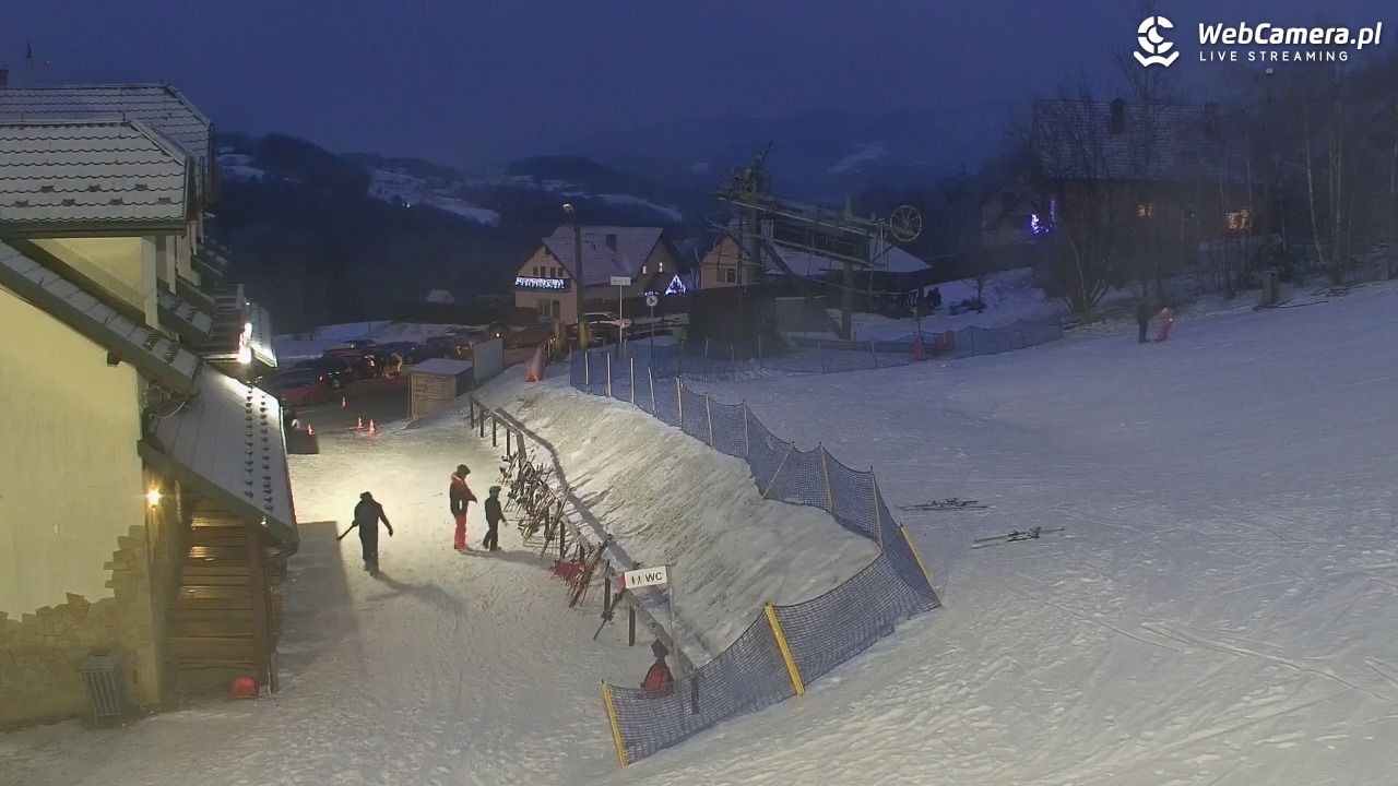 Laskowa-ski - widok z dolnej stacji - 01 luty 2026, 17:01