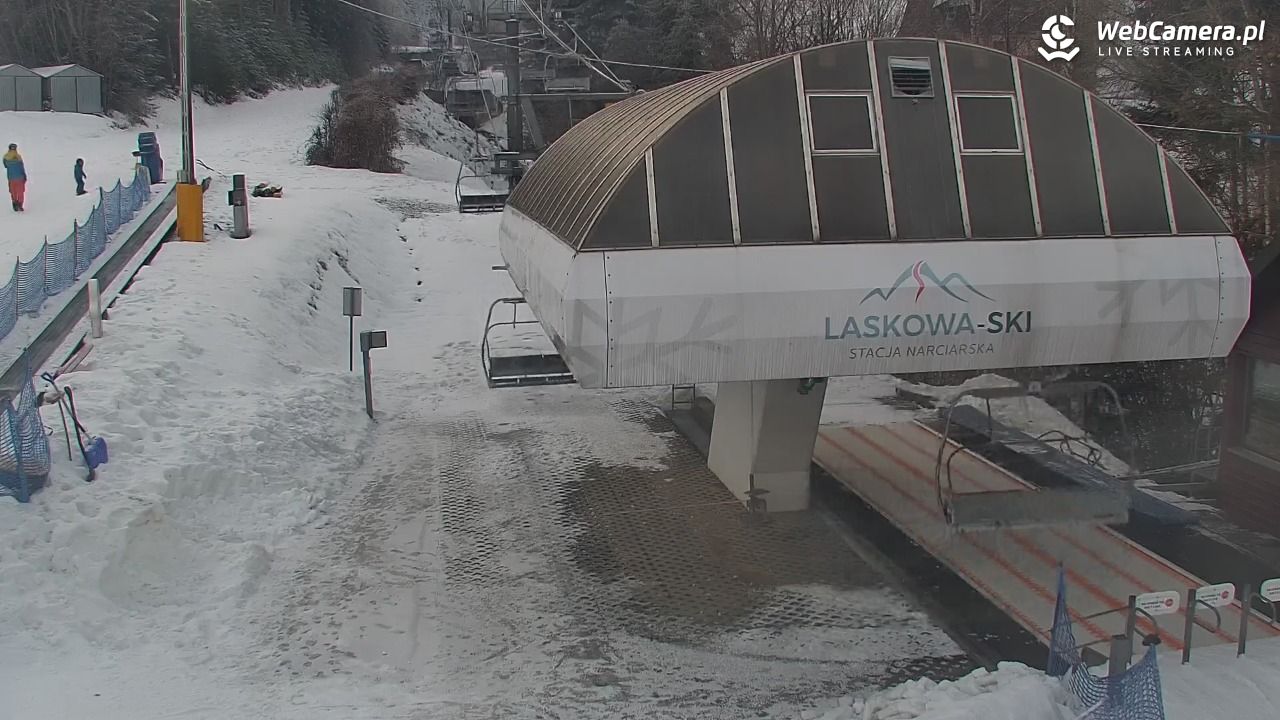 Laskowa-ski - widok z dolnej stacji - 02 luty 2026, 16:30