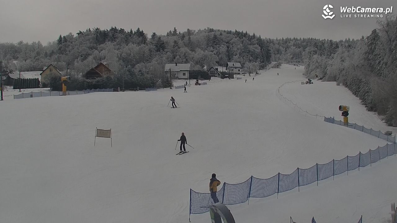Laskowa-ski - widok z dolnej stacji - 01 luty 2026, 11:41