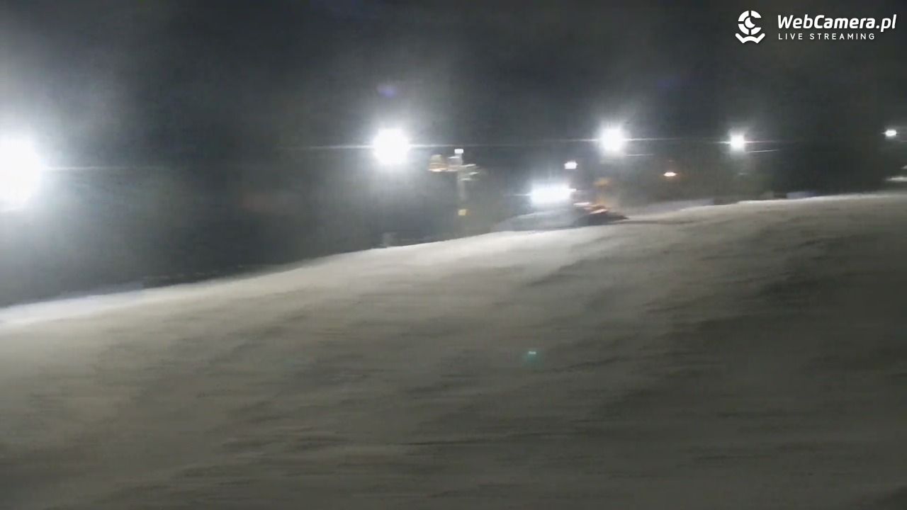 Laskowa-ski - widok z dolnej stacji - 02 luty 2026, 20:34