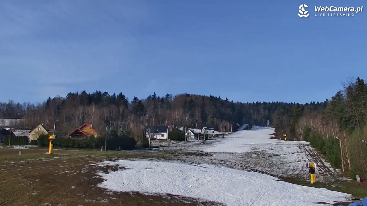 Laskowa-ski - widok z dolnej stacji - 01 kwiecień 2026, 08:00