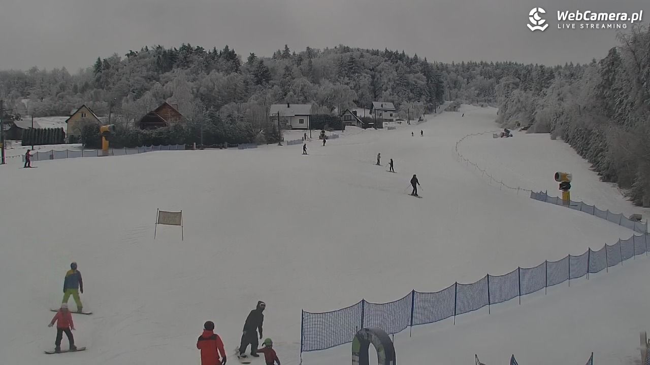Laskowa-ski - widok z dolnej stacji - 01 luty 2026, 10:19