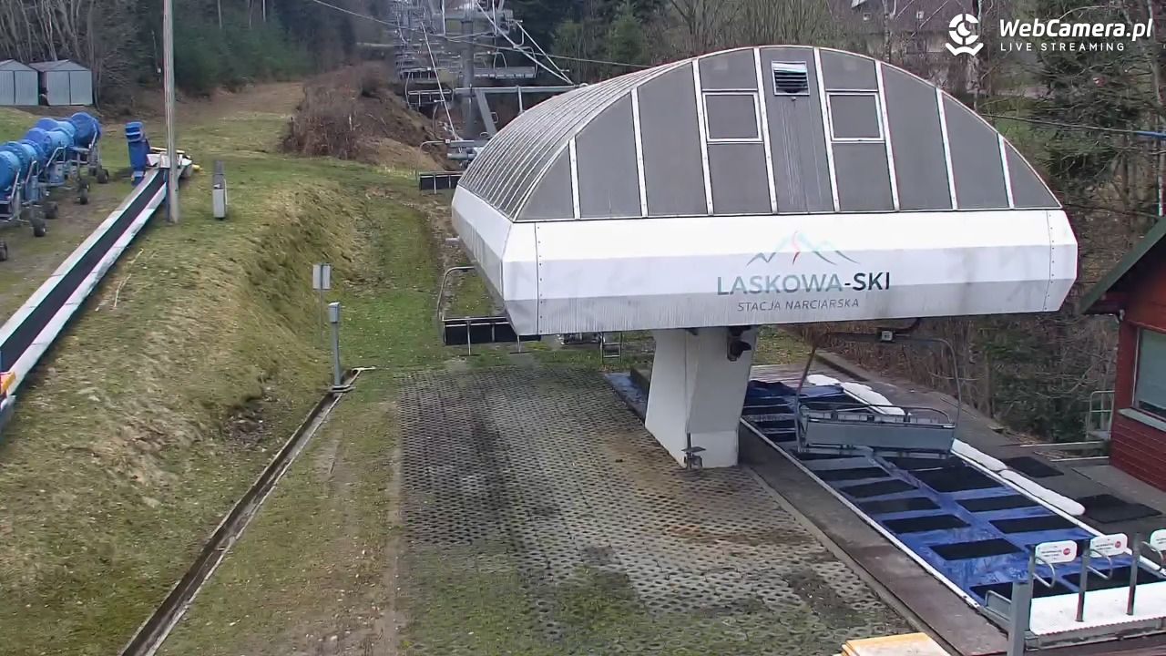 Laskowa-ski - widok z dolnej stacji - 02 kwiecień 2026, 11:45