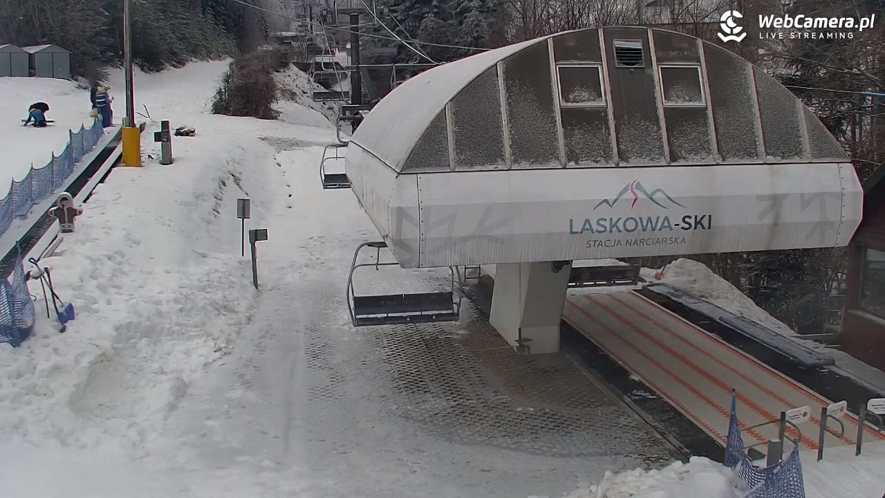 Laskowa-ski - widok z dolnej stacji - 01 luty 2026, 11:08