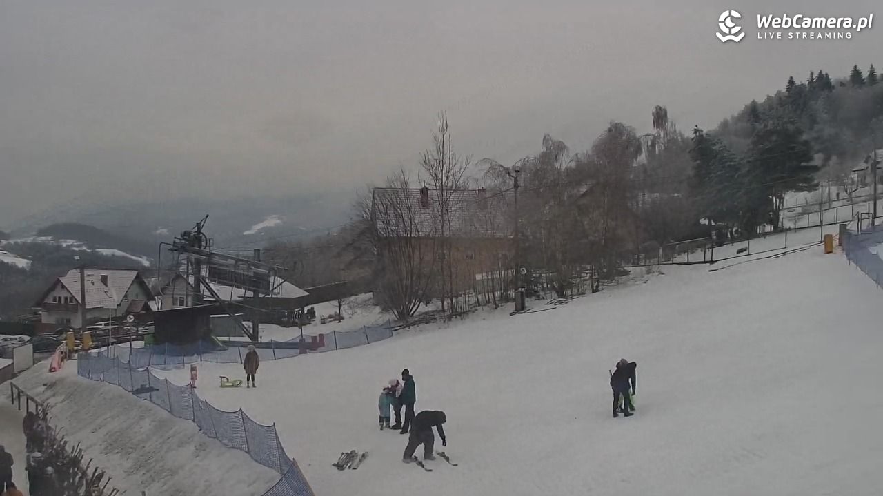 Laskowa-ski - widok z dolnej stacji - 01 luty 2026, 14:05