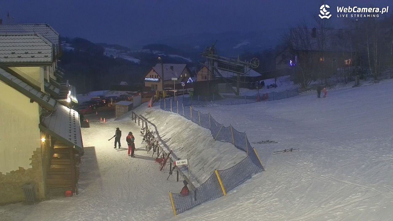 Laskowa-ski - widok z dolnej stacji - 01 luty 2026, 17:01