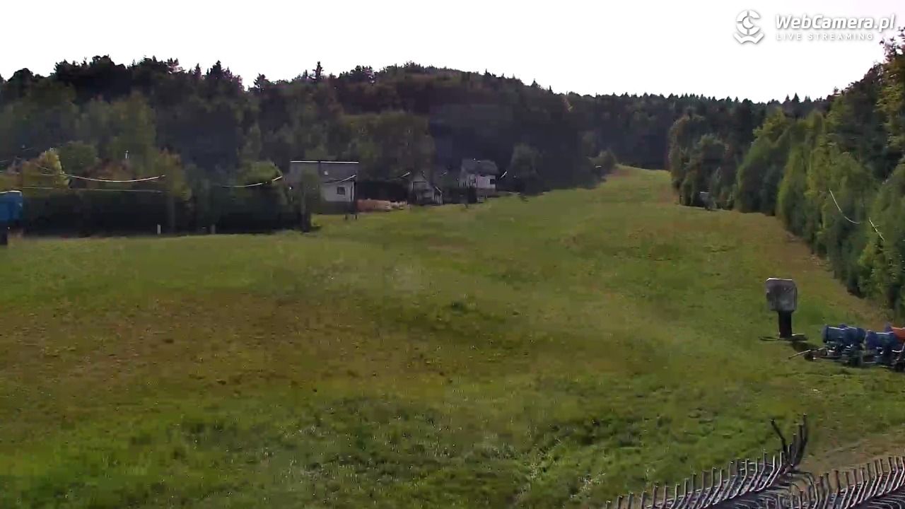 Laskowa-ski - widok z dolnej stacji - 29 sierpień 2025, 15:00