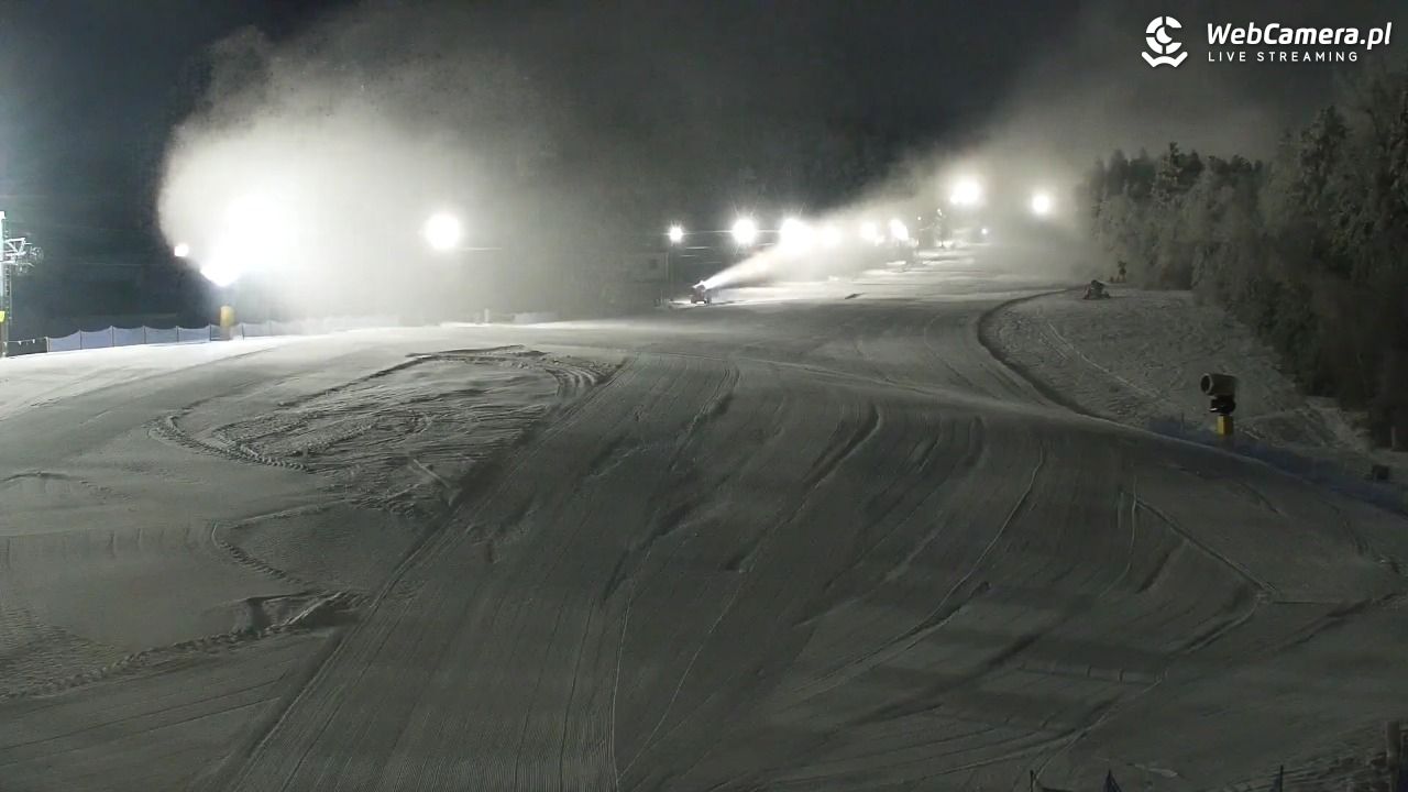 Laskowa-ski - widok z dolnej stacji - 01 luty 2026, 22:28