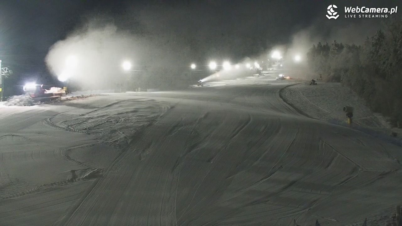 Laskowa-ski - widok z dolnej stacji - 01 luty 2026, 23:56