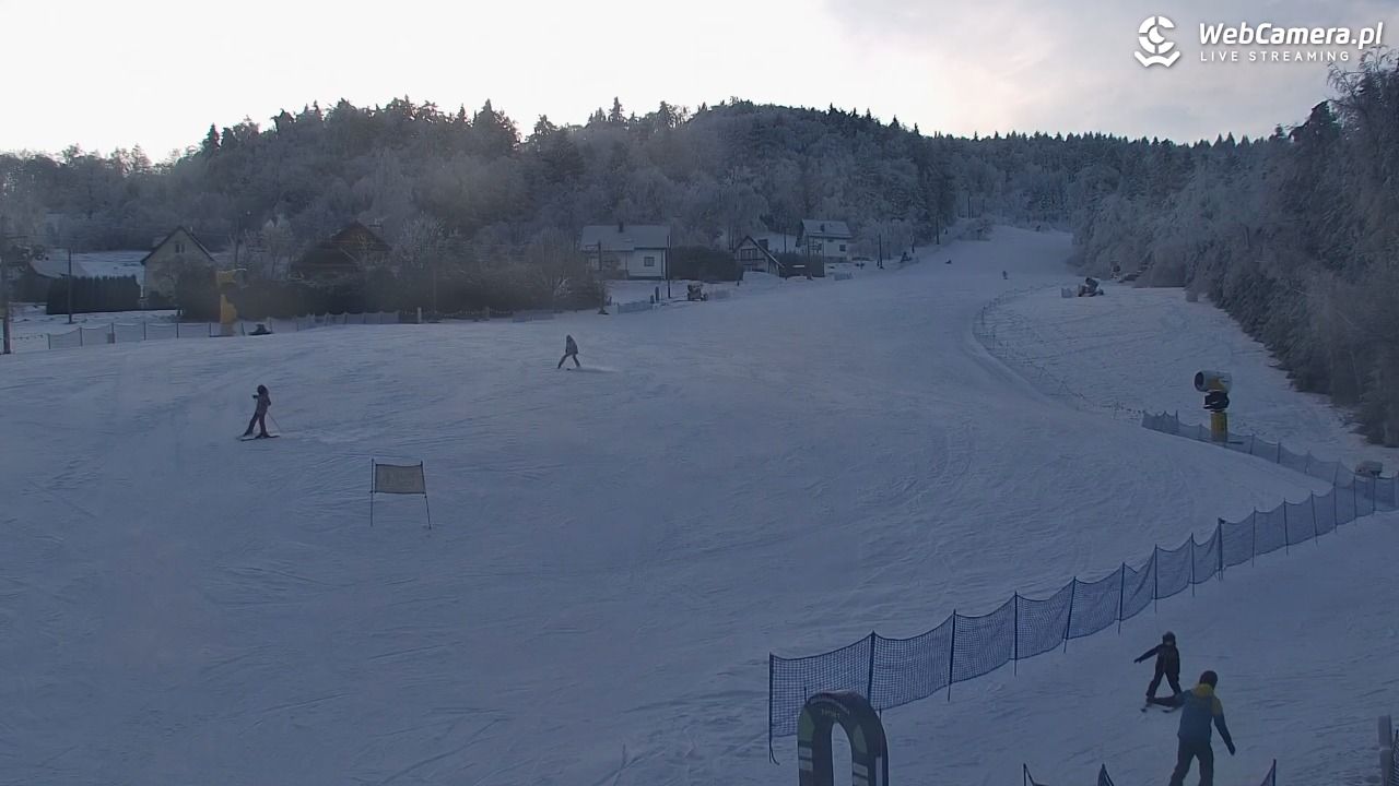 Laskowa-ski - widok z dolnej stacji - 02 luty 2026, 14:32