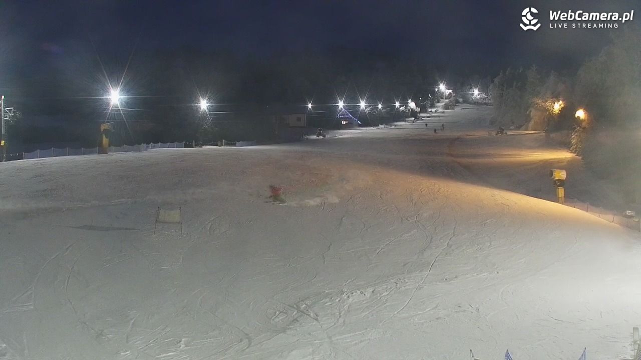 Laskowa-ski - widok z dolnej stacji - 01 luty 2026, 17:16