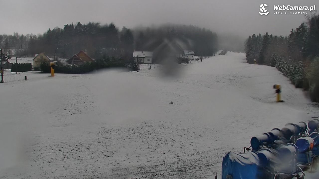 Laskowa-ski - widok z dolnej stacji - 31 marzec 2026, 07:37