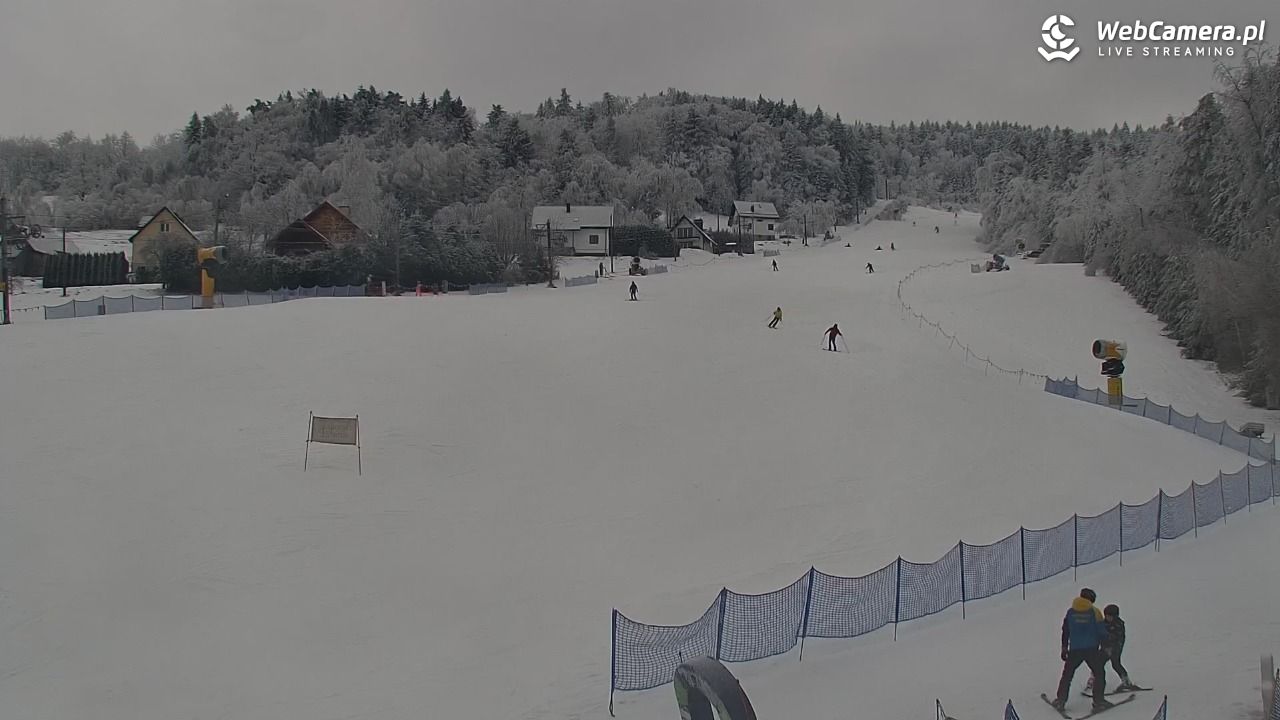 Laskowa-ski - widok z dolnej stacji - 01 luty 2026, 12:54