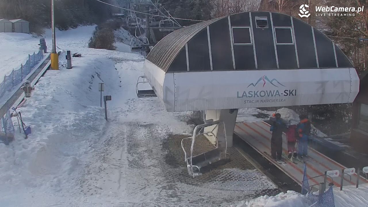 Laskowa-ski - widok z dolnej stacji - 02 luty 2026, 14:04