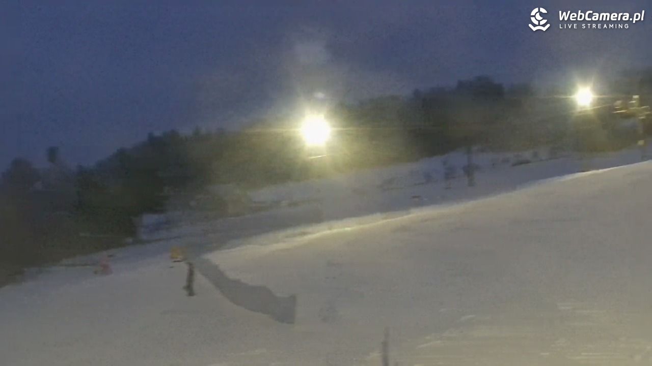 Laskowa-ski - widok z dolnej stacji - 01 luty 2026, 17:01