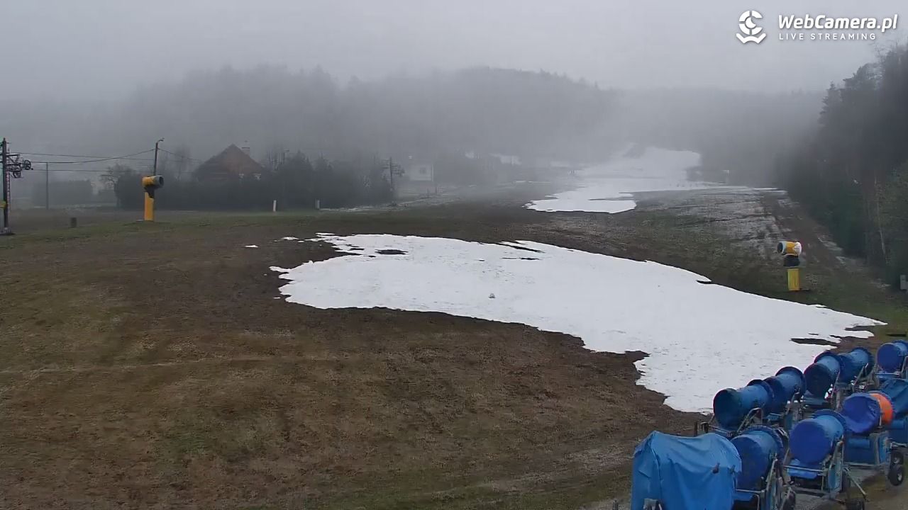 Laskowa-ski - widok z dolnej stacji - 01 kwiecień 2026, 18:08