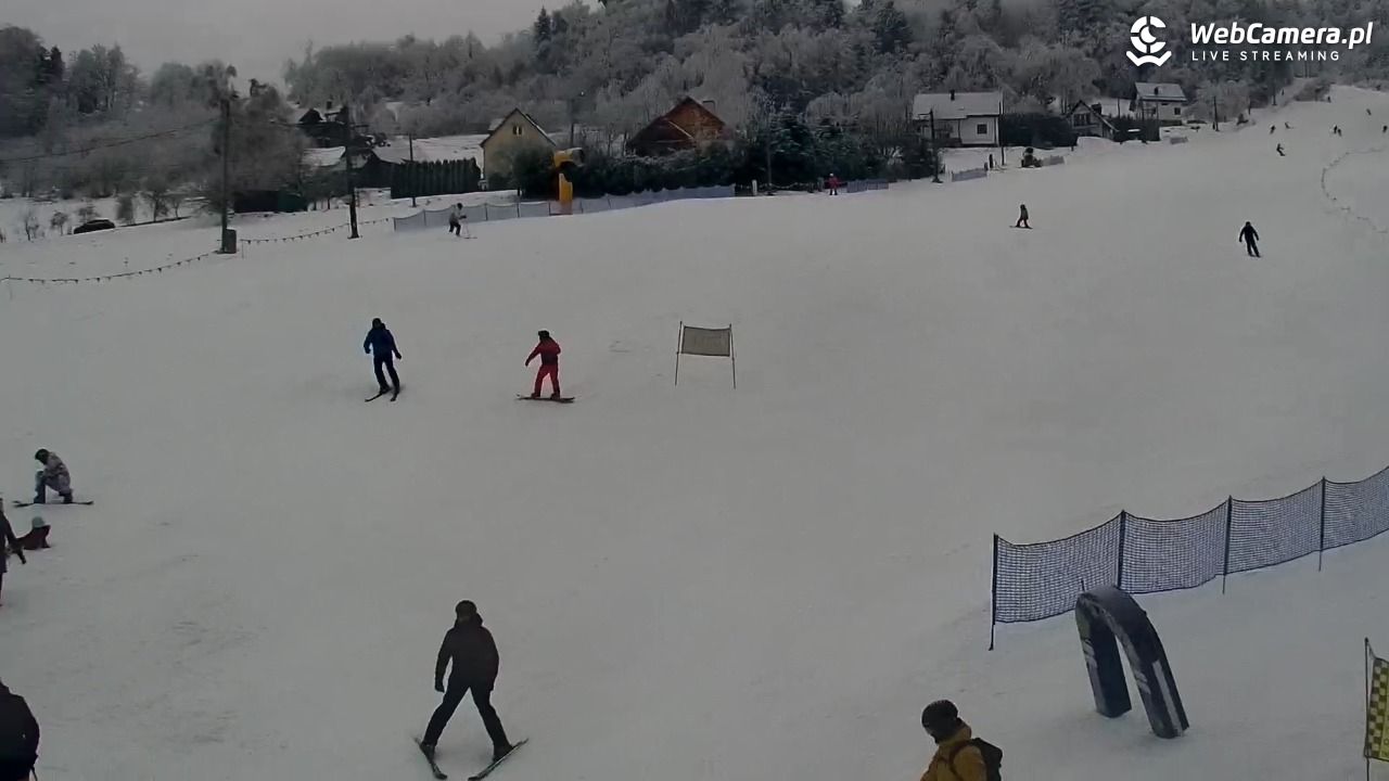 Laskowa-ski - widok z dolnej stacji - 01 luty 2026, 13:32