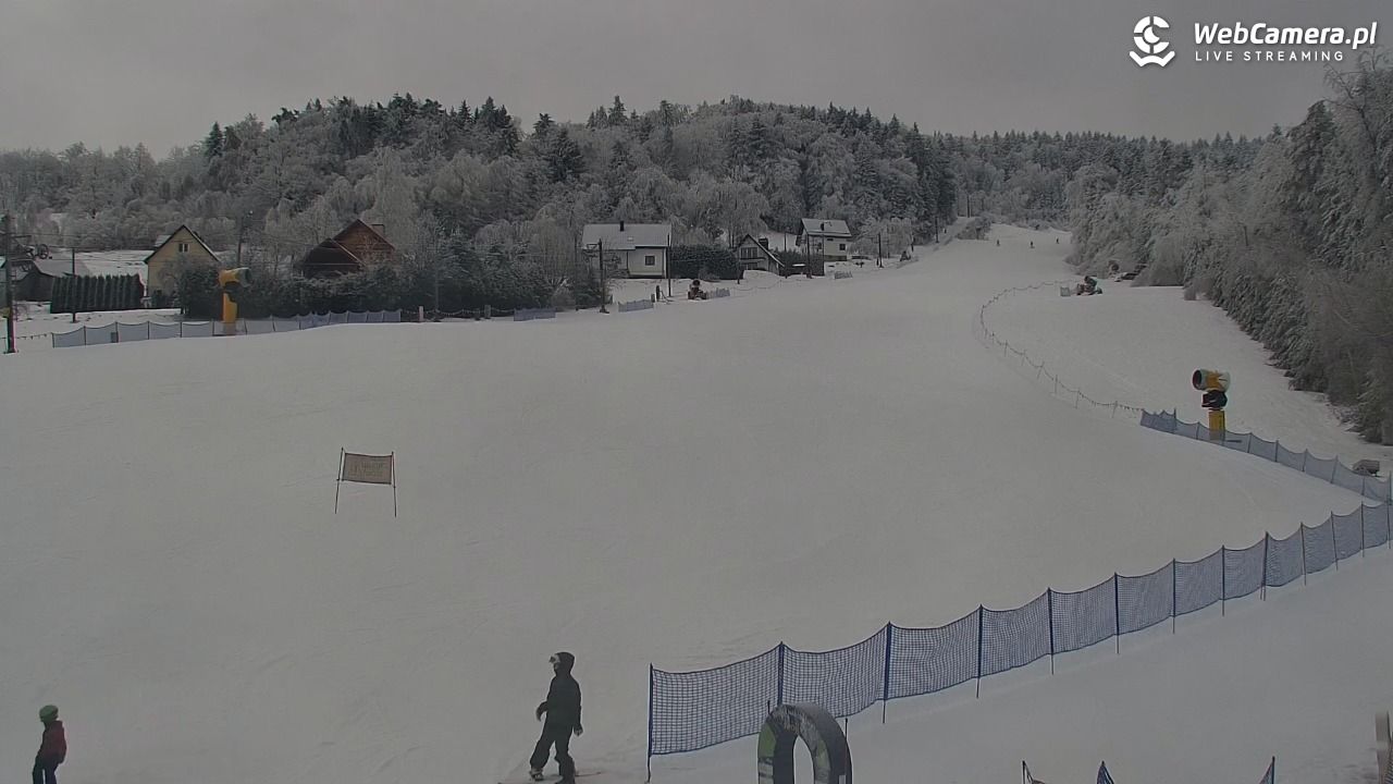 Laskowa-ski - widok z dolnej stacji - 01 luty 2026, 10:38