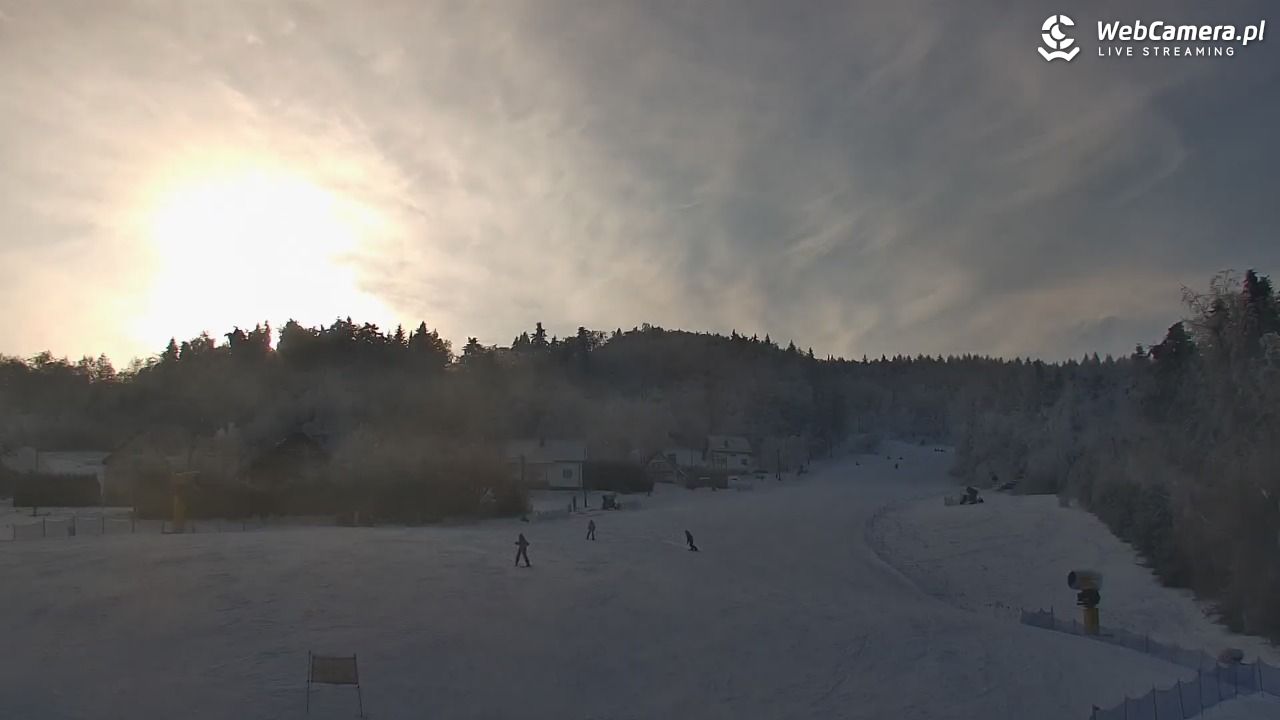 Laskowa-ski - widok z dolnej stacji - 02 luty 2026, 14:14