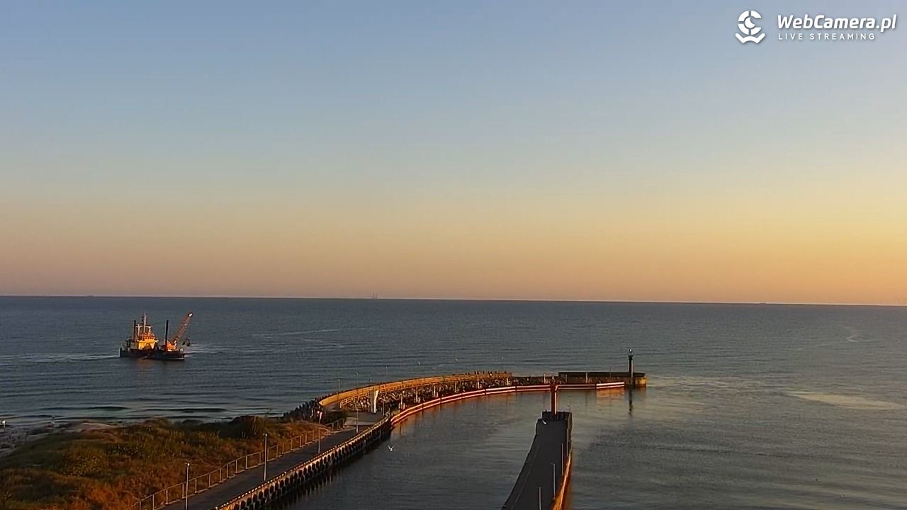 ŁEBA - widok na wydmy i plażę - 09 sierpień 2026, 05:36
