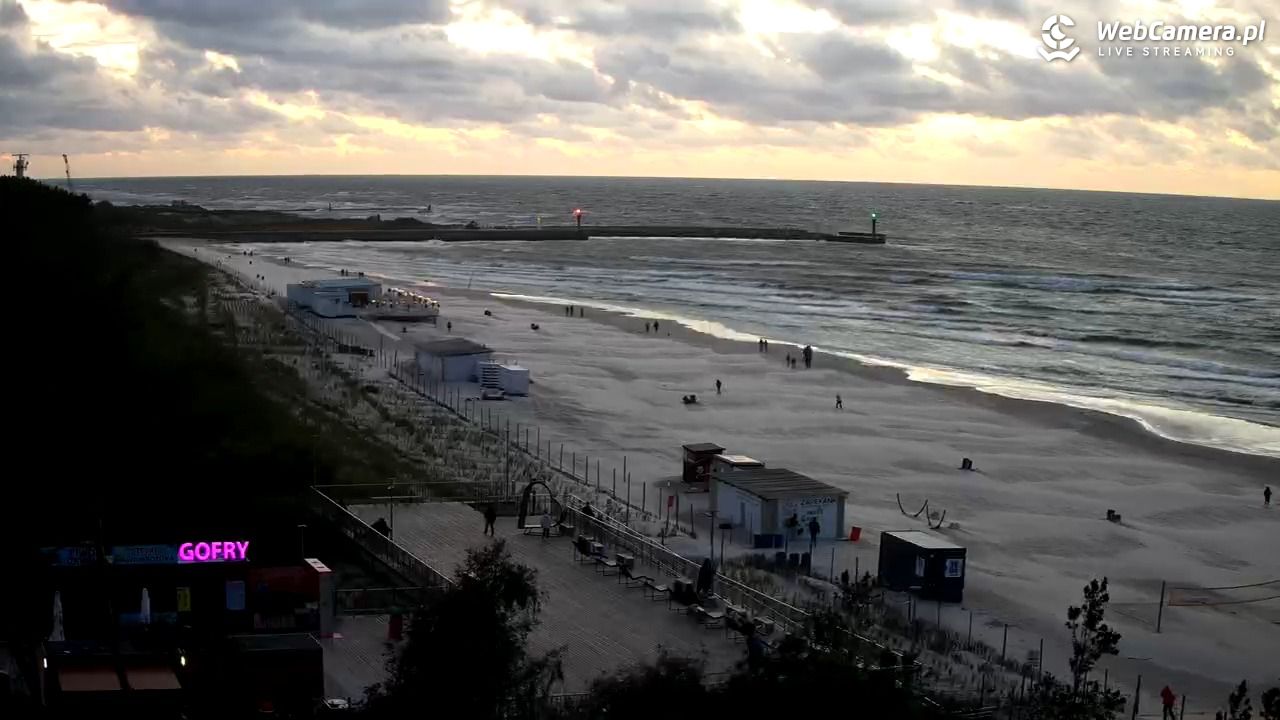 Łeba - widok na plażę - 05 wresień 2026, 19:51