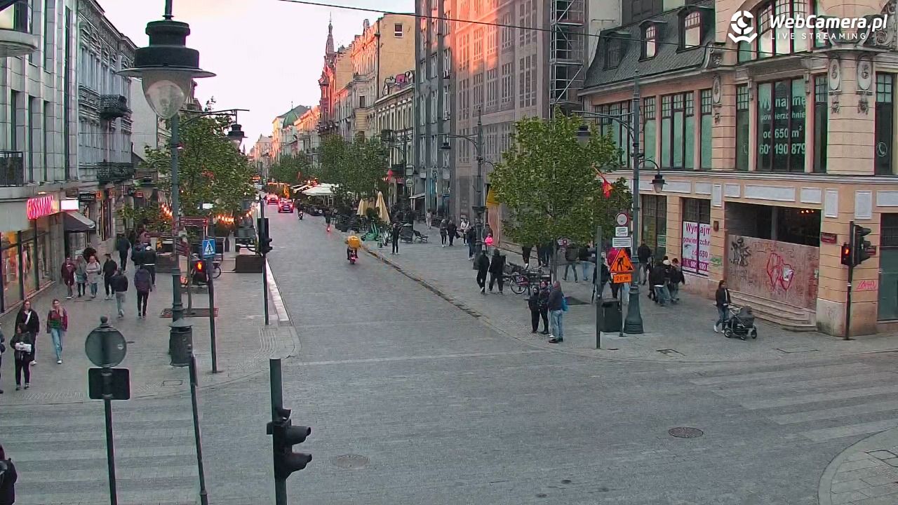 ŁÓDŹ - widok na Ulicę Piotrkowską - 17 maj 2025, 19:59