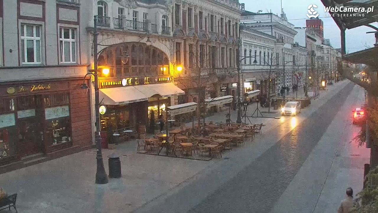 ŁÓDŹ - widok na Ulicę Piotrkowską - 13 kwiecień 2026, 19:43