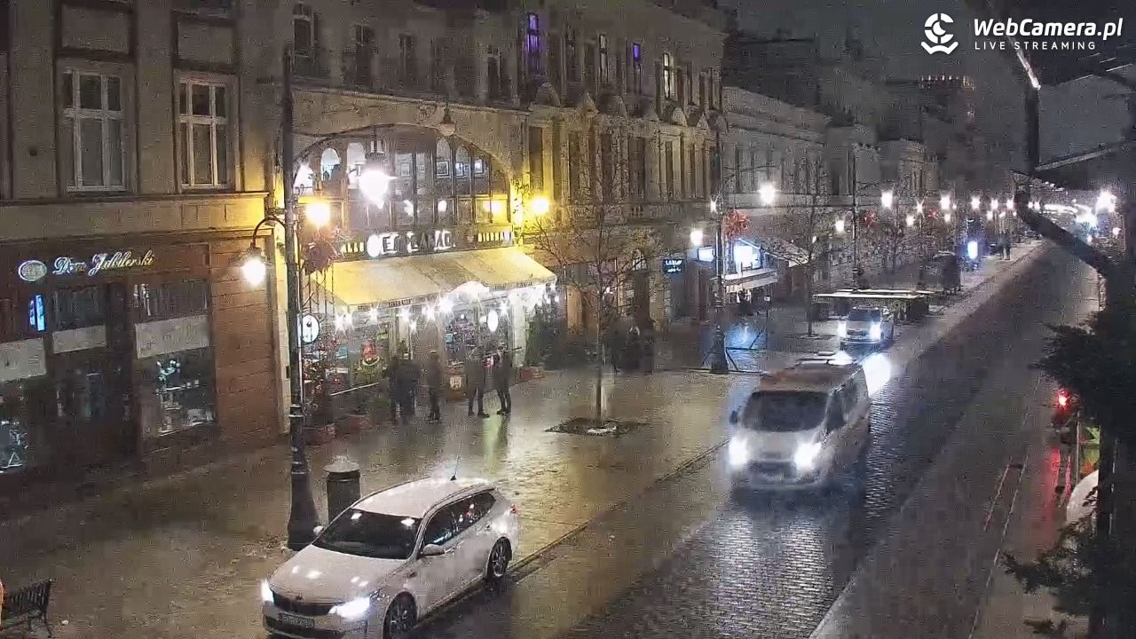 ŁÓDŹ - widok na Ulicę Piotrkowską - 28 listopad 2025, 22:43