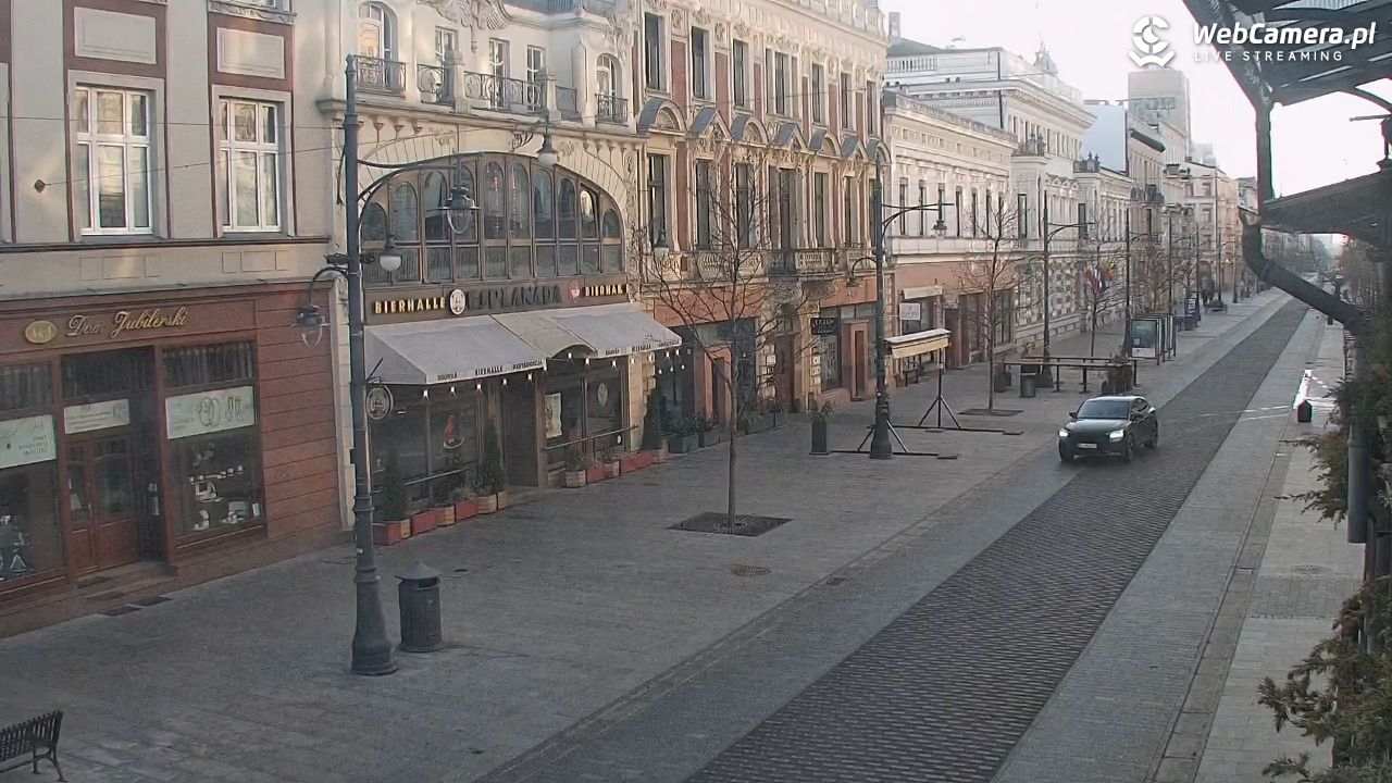ŁÓDŹ - widok na Ulicę Piotrkowską - 01 marzec 2026, 07:37