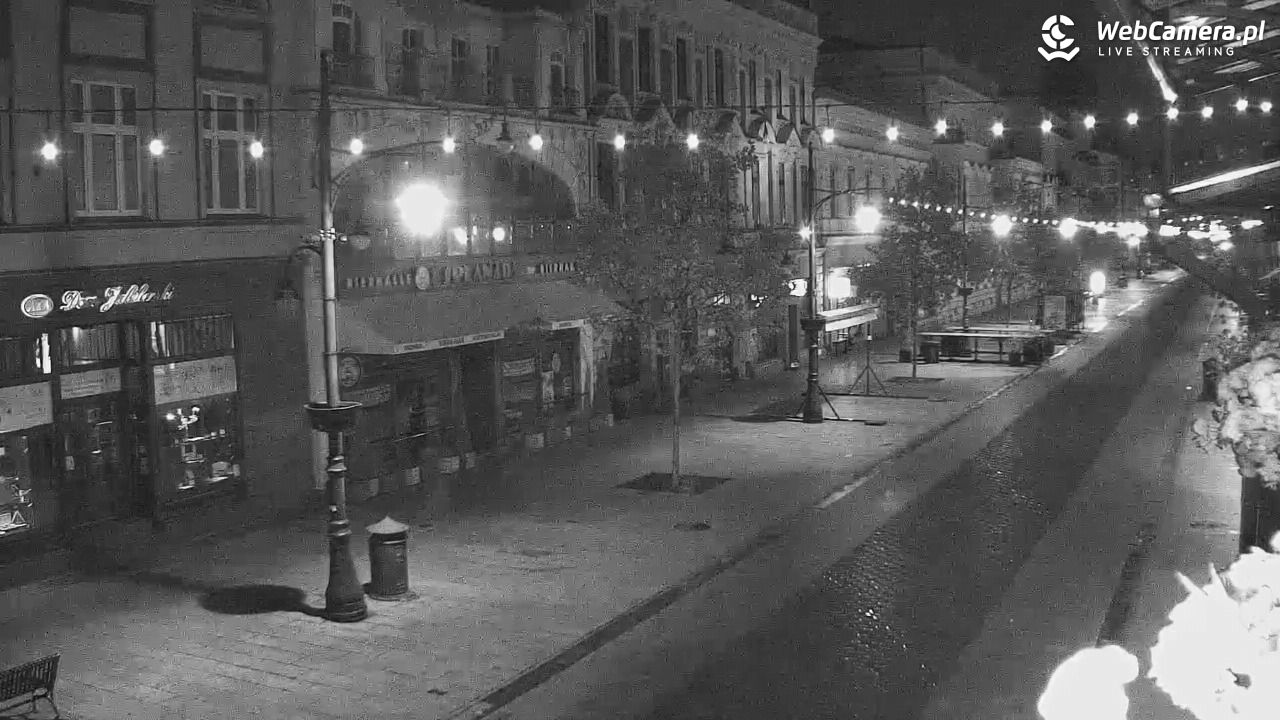 ŁÓDŹ - widok na Ulicę Piotrkowską - 17 październik 2025, 02:55