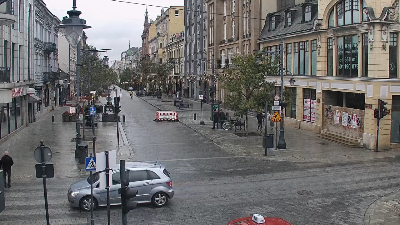 ŁÓDŹ - widok na Ulicę Piotrkowską - 10 październik 2026, 10:38
