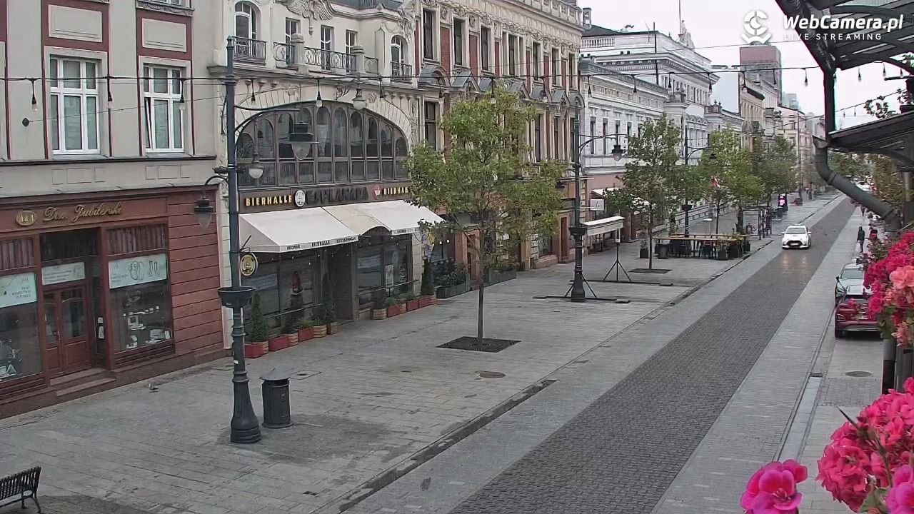 ŁÓDŹ - widok na Ulicę Piotrkowską - 17 październik 2025, 08:43