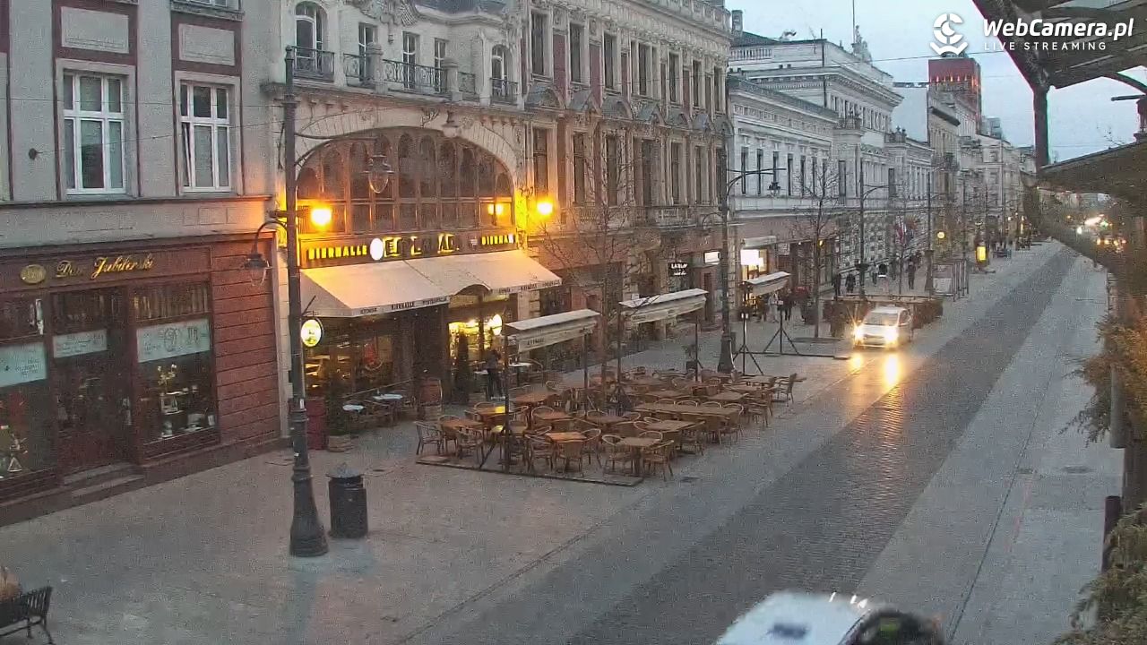 ŁÓDŹ - widok na Ulicę Piotrkowską - 13 kwiecień 2026, 19:43